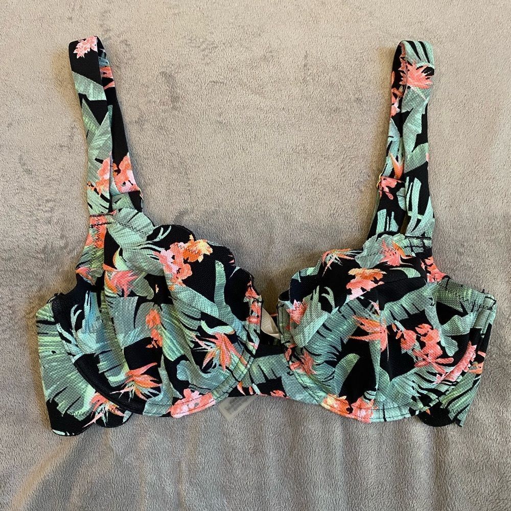 Victoria’s Secret Swim Top Women Size 32DD